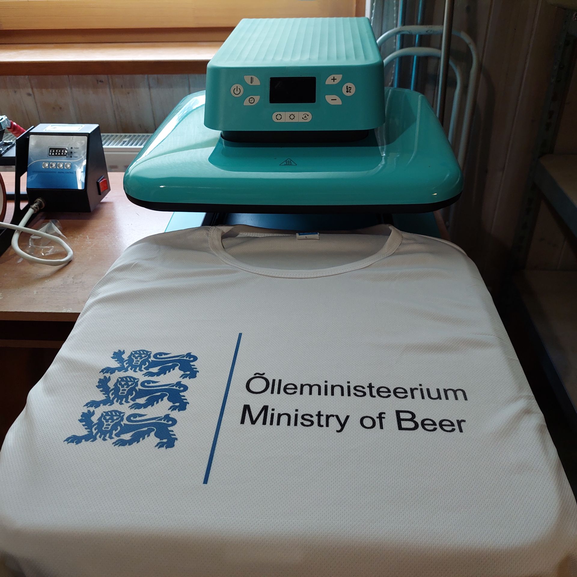 Tartu Prindilabor OÜ Fotograafia ja fotode trükk, Laserlõikus ja lasergraveerimine, 3D printimine ja joonestamine, Ettevõtete meened ja firmakingitused, Sublimatsioontrükk Tartu ja Lõuna-Eesti